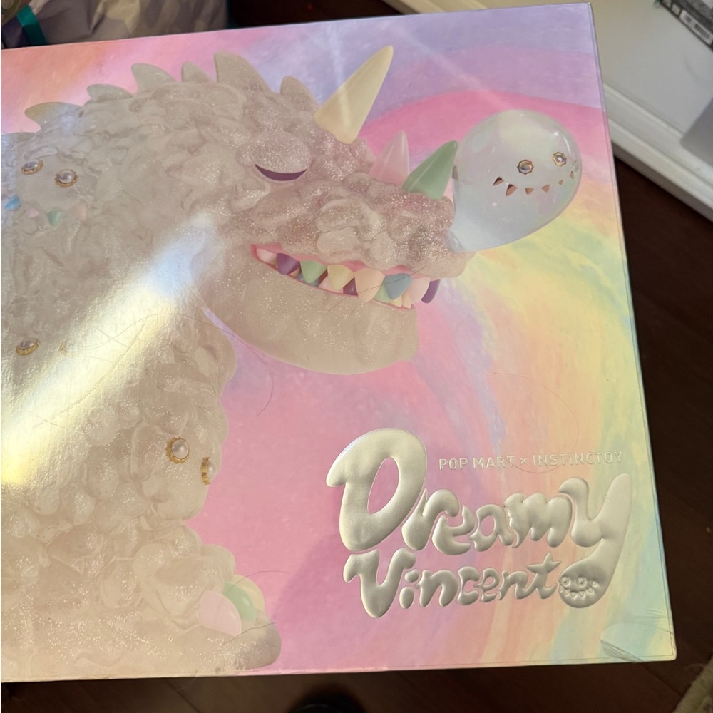 Dreaming Vincent 400%Iridescent Monster Figurine instinct toy. Open box - Picture 2 of 7